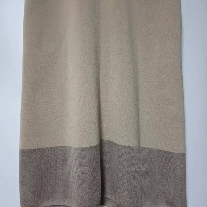 [SOLD OUT] 르베이지 LEBEIGE 20 텍스처 블록 롱 니트 베스트