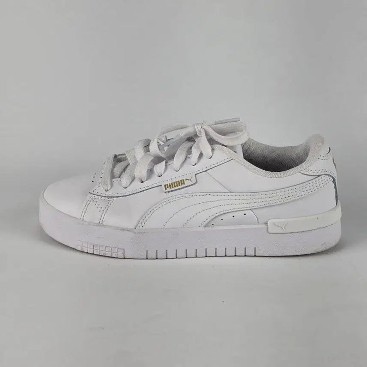 [BUNJANG] Puma Zada Renew White Sneakers / 푸마 자다 리뉴 화이트 스니커즈 운동화 230.ㄷ