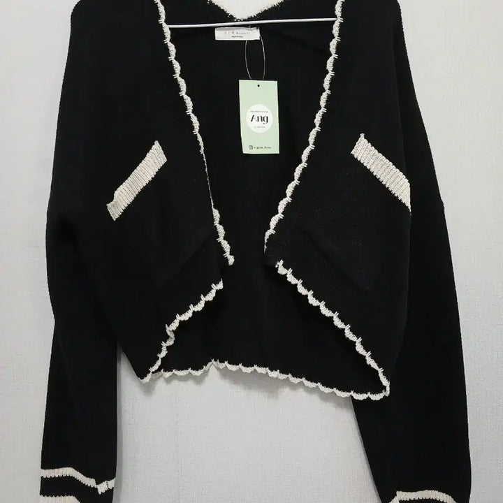 [BUNJANG] JIN Apparel Black Crop Cardigan Knit / JIN Apparel 블랙 크롭 가디건 니트