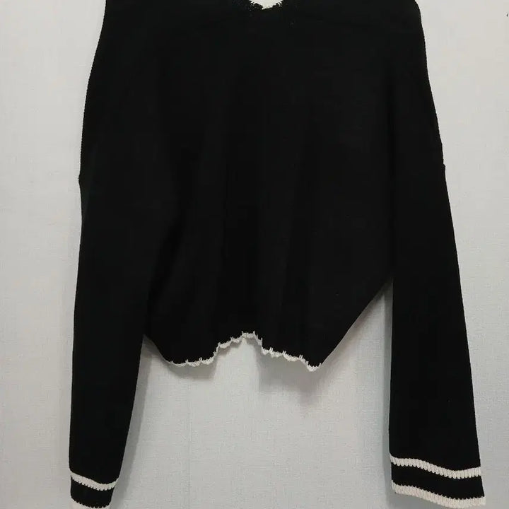 [BUNJANG] JIN Apparel Black Crop Cardigan Knit / JIN Apparel 블랙 크롭 가디건 니트