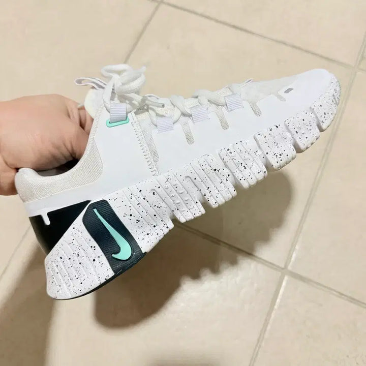 [BUNJANG] Nike Free Metcon 5 White Emerald Sneakers / 나이키 프리 메트콘5 화이트 에메랄드 운동화 245