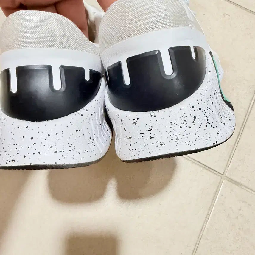 [BUNJANG] Nike Free Metcon 5 White Emerald Sneakers / 나이키 프리 메트콘5 화이트 에메랄드 운동화 245