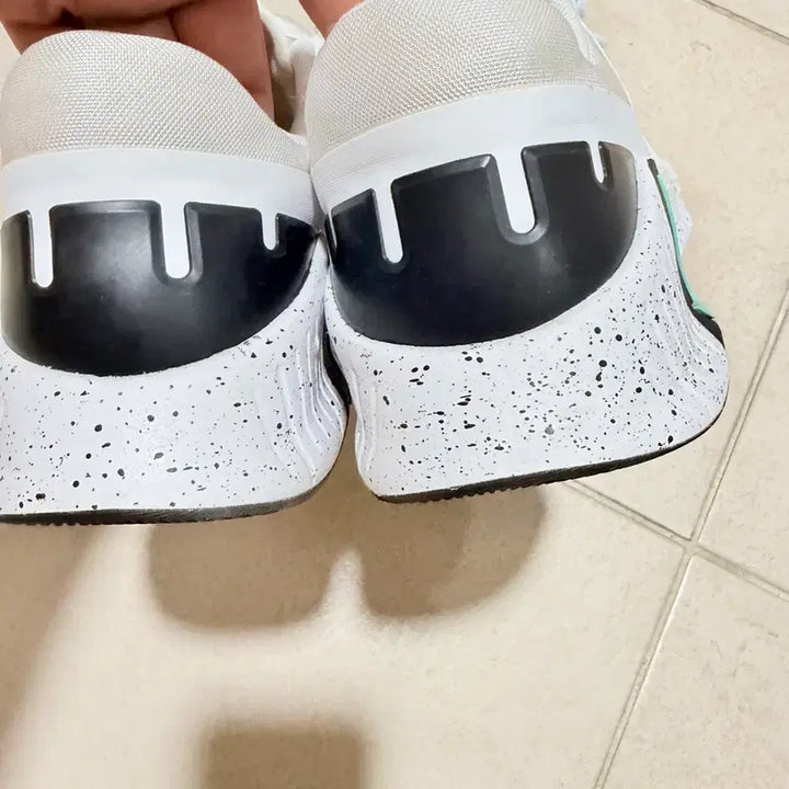 [BUNJANG] Nike Free Metcon 5 White Emerald Sneakers / 나이키 프리 메트콘5 화이트 에메랄드 운동화 245