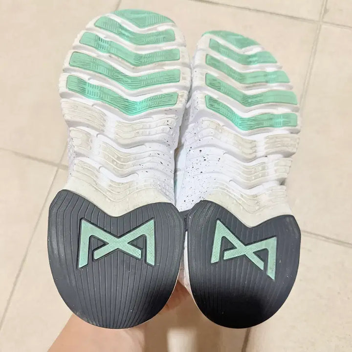 [BUNJANG] Nike Free Metcon 5 White Emerald Sneakers / 나이키 프리 메트콘5 화이트 에메랄드 운동화 245