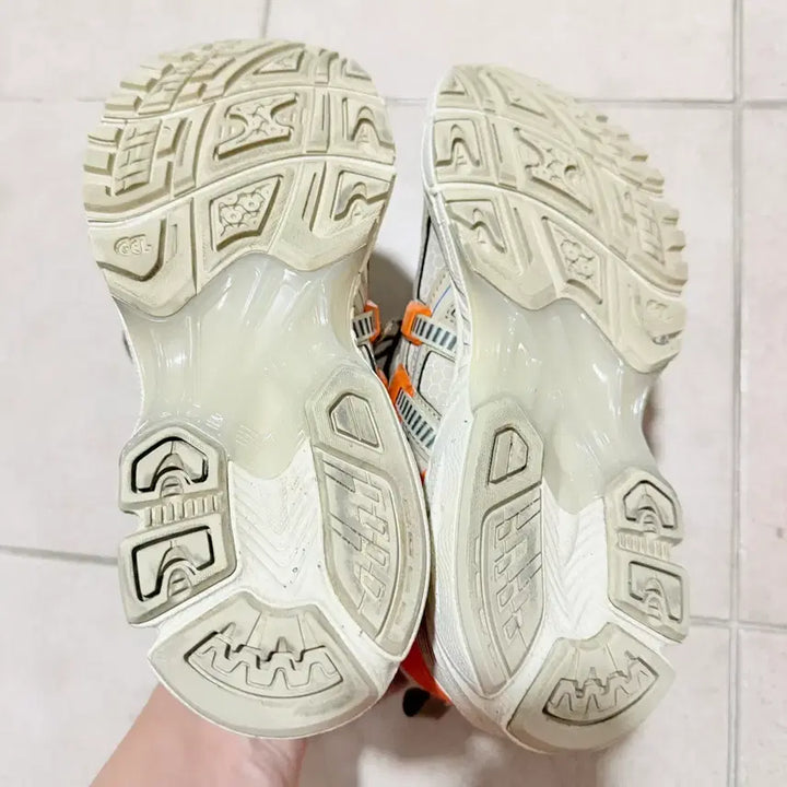[BUNJANG] Asics Gel Kayano 14 RE Trail Sneakers / 아식스 젤 카야노14 RE 퍼티 하바네로 트레일 운동화 245