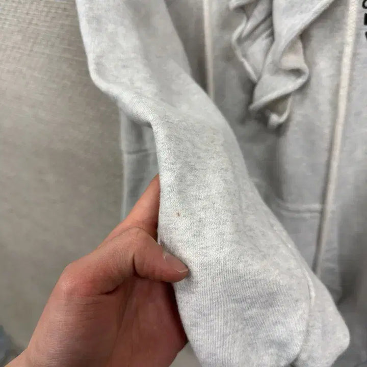 [SOLD OUT] 럭키슈에뜨 프릴 반집업 후드티 36 A10035