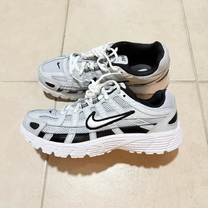 [SOLD OUT] 나이키 P-6000 퓨어 플래티넘 운동화 240