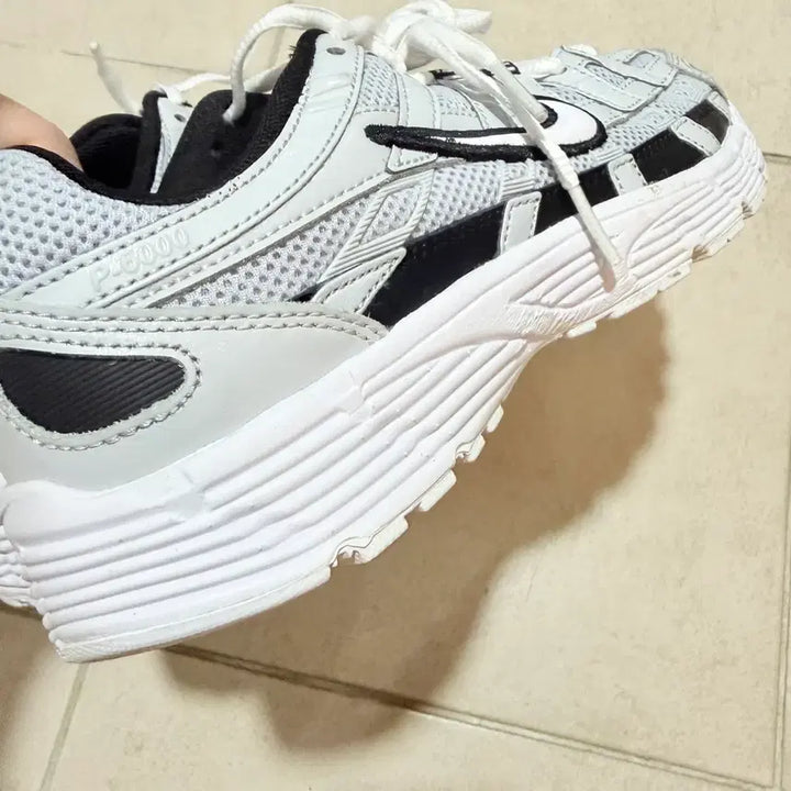 [SOLD OUT] 나이키 P-6000 퓨어 플래티넘 운동화 240