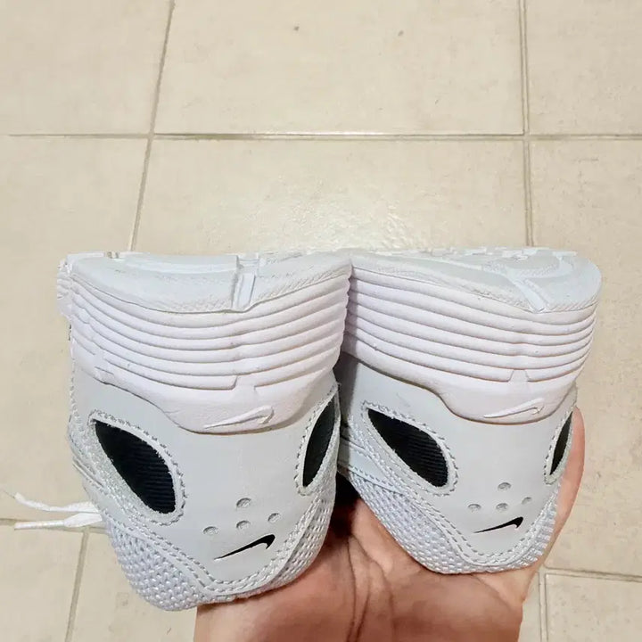 [SOLD OUT] 나이키 P-6000 퓨어 플래티넘 운동화 240