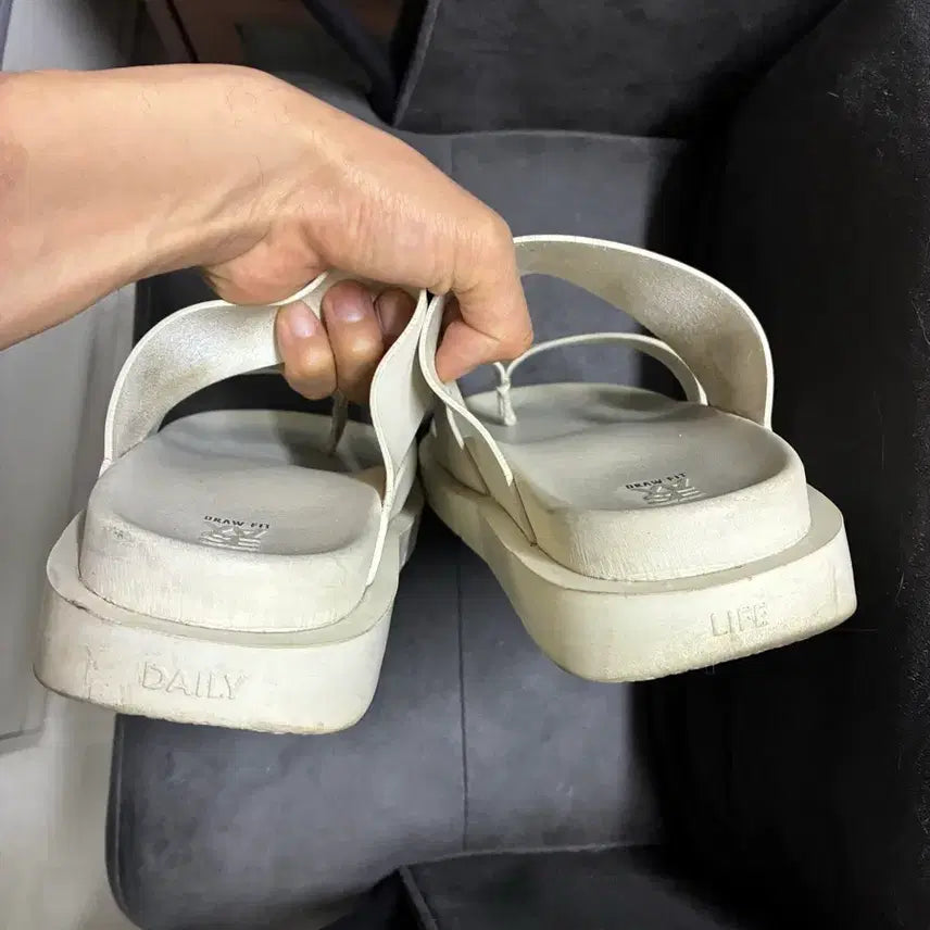 [BUNJANG] Yase 4cm Thong Sandals / 275-280 야세 4cm 쪼리 샌들 파인레더