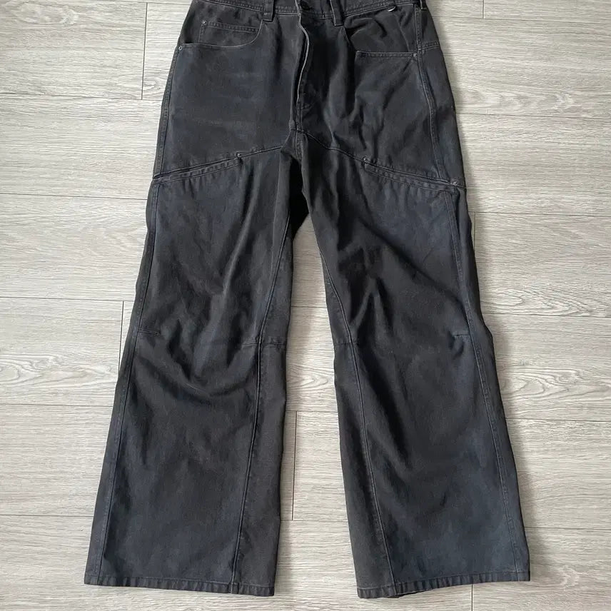 [BUNJANG] Polytelu Textured Narrow Pants Charcoal / [4] 폴리테루 텍스처드 내로우 팬츠 레오파드 차콜