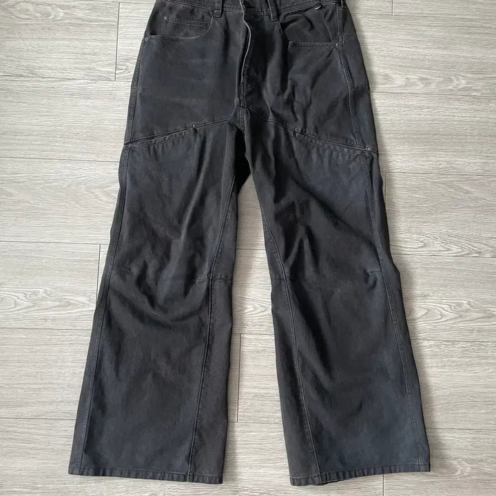 [BUNJANG] Polytelu Textured Narrow Pants Charcoal / [4] 폴리테루 텍스처드 내로우 팬츠 레오파드 차콜