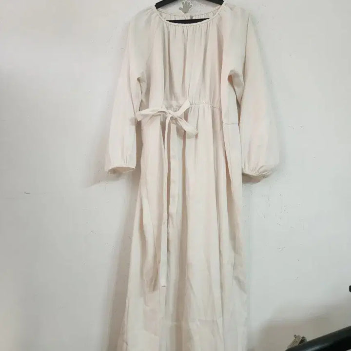 [BUNJANG] Ivory Long Dress with Ribbon, Free Size / 아이보리 롱 원피스 리본끈 free사이즈