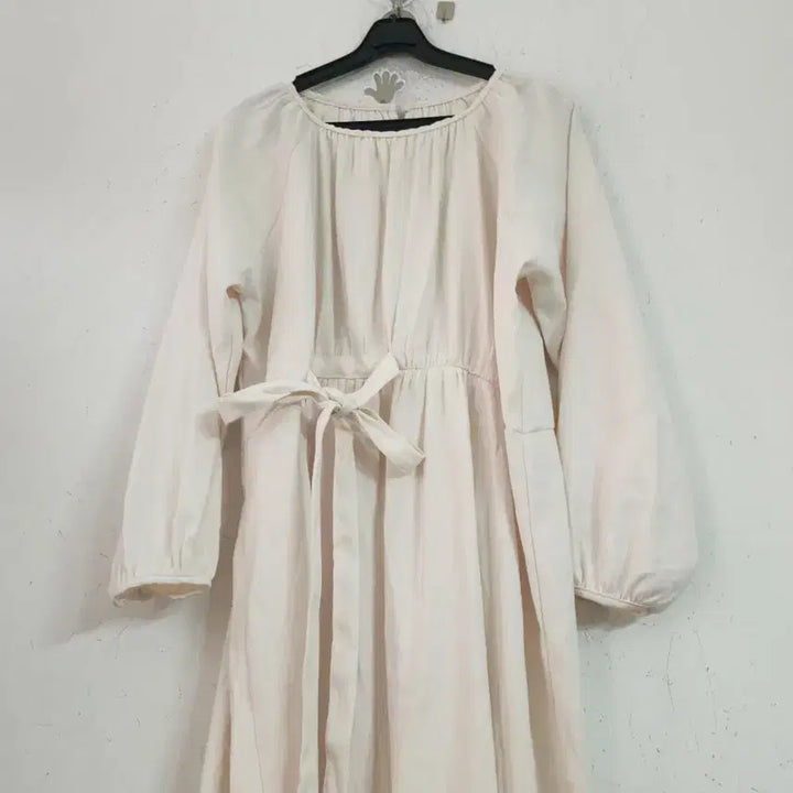 [BUNJANG] Ivory Long Dress with Ribbon, Free Size / 아이보리 롱 원피스 리본끈 free사이즈