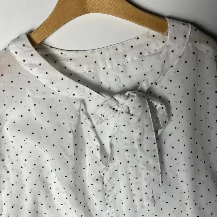 [BUNJANG] Earth Music Ecology Dot See-through Blouse / [Earth music] 어스앤뮤직에콜로지 도트 시스루 블라우스