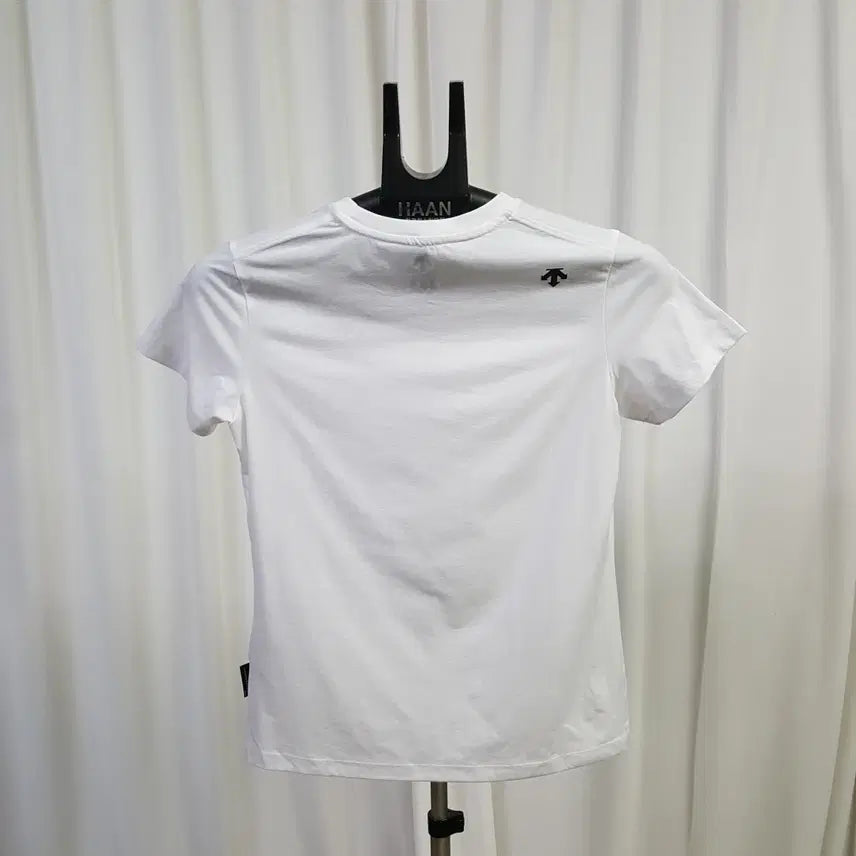 [SOLD OUT] 24년 데상트 새제품 여성 반팔 티셔츠 화이트 90 오일장 0331
