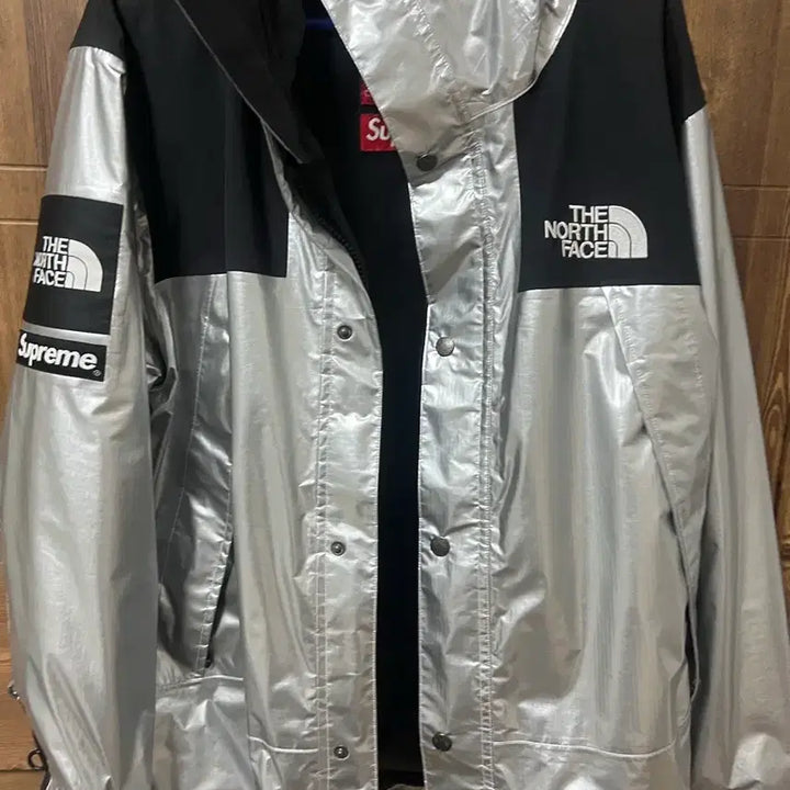 [BUNJANG] Supreme The North Face Metallic Silver Jacket / 슈프림 노스페이스 메탈릭 은색