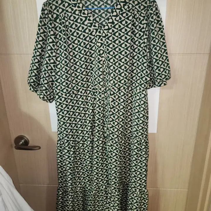 [BUNJANG] Floral Chiffon Long Dress with V-neck and Puff Sleeves / 잔꽃 쉬폰 롱원피스 브이넥 퍼프소매 여러가지입니다
