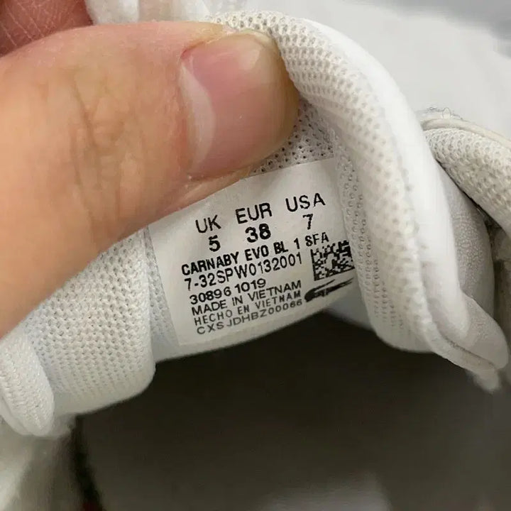 [BUNJANG] Lacoste Carnaby Evo Sneakers UK5 / 라코스테 카나비 에보 스니커즈 UK5 X00268