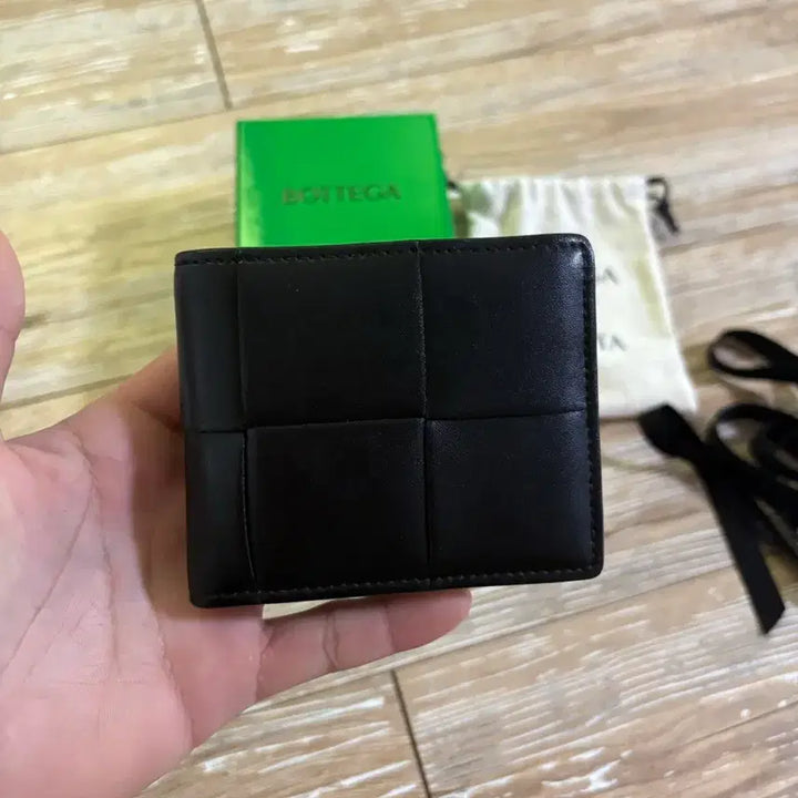 [SOLD OUT] [정품] 보테가베네타 반지갑 블랙