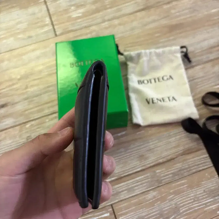 [SOLD OUT] [정품] 보테가베네타 반지갑 블랙