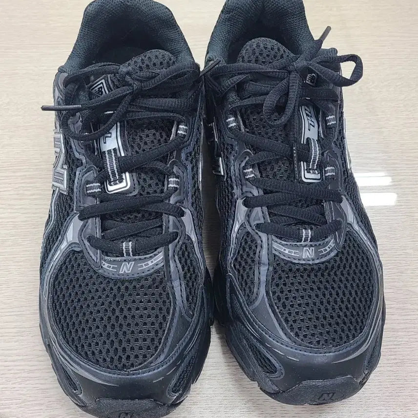 [SOLD OUT] 뉴발란스 740 블랙 255
