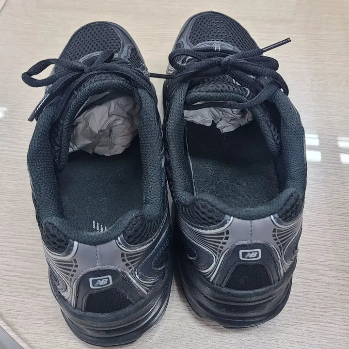 [SOLD OUT] 뉴발란스 740 블랙 255
