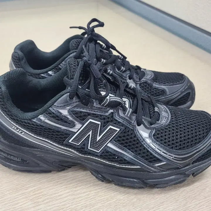 [SOLD OUT] 뉴발란스 740 블랙 255