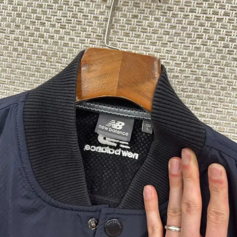 [BUNJANG] New Balance Varsity Jacket / 뉴발란스 바시티자켓 야구잠바 100 A09996