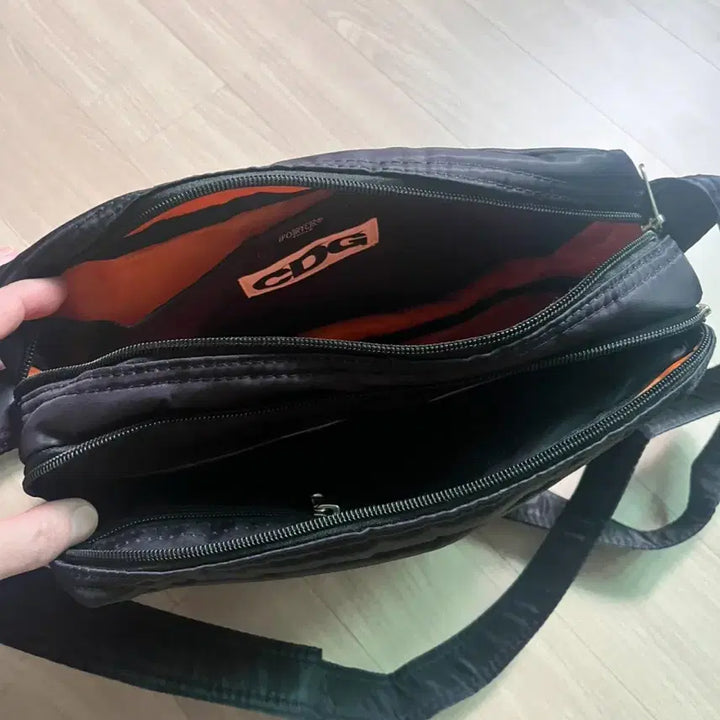 [BUNJANG] 포터와CDG 콜라보 크로스 제품 저렴하게 팝니다 / 포터와CDG 콜라보 크로스 제품 저렴하게 팝니다