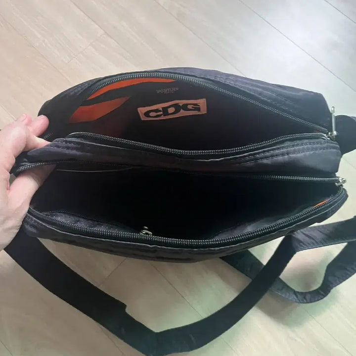 [BUNJANG] 포터와CDG 콜라보 크로스 제품 저렴하게 팝니다 / 포터와CDG 콜라보 크로스 제품 저렴하게 팝니다