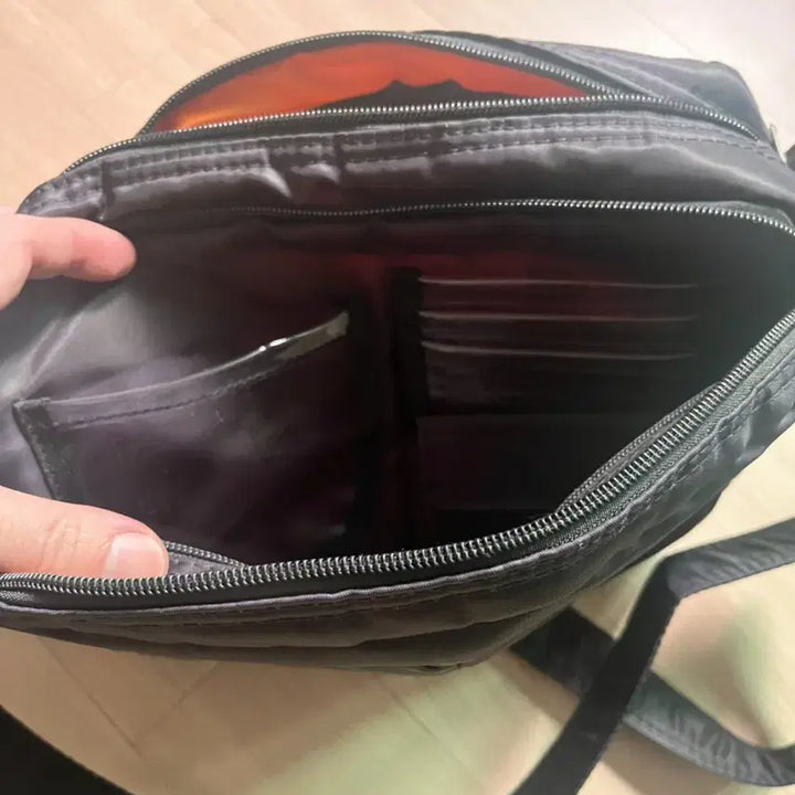 [BUNJANG] 포터와CDG 콜라보 크로스 제품 저렴하게 팝니다 / 포터와CDG 콜라보 크로스 제품 저렴하게 팝니다