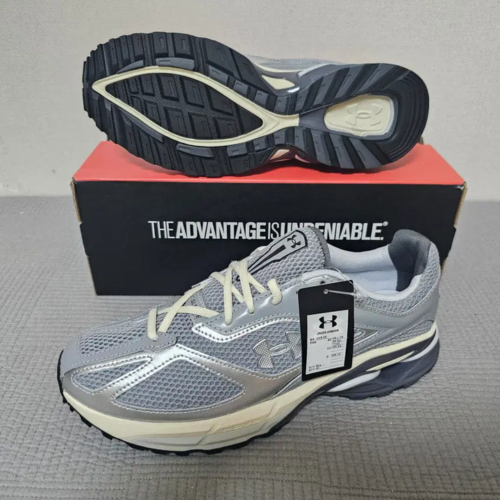 [BUNJANG] Under Armour Hovr Apparition Silver/Black Sneakers / 언더아머 운동화 호버 에퍼리션 실버/브랙