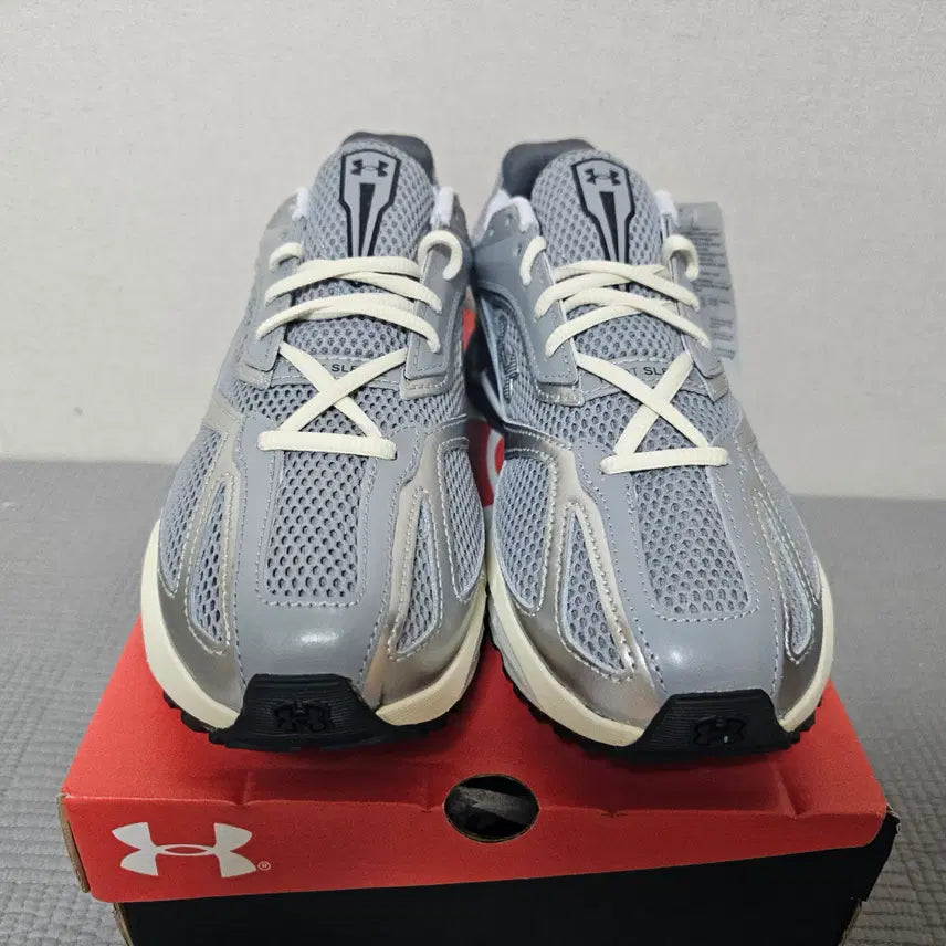 [BUNJANG] Under Armour Hovr Apparition Silver/Black Sneakers / 언더아머 운동화 호버 에퍼리션 실버/브랙