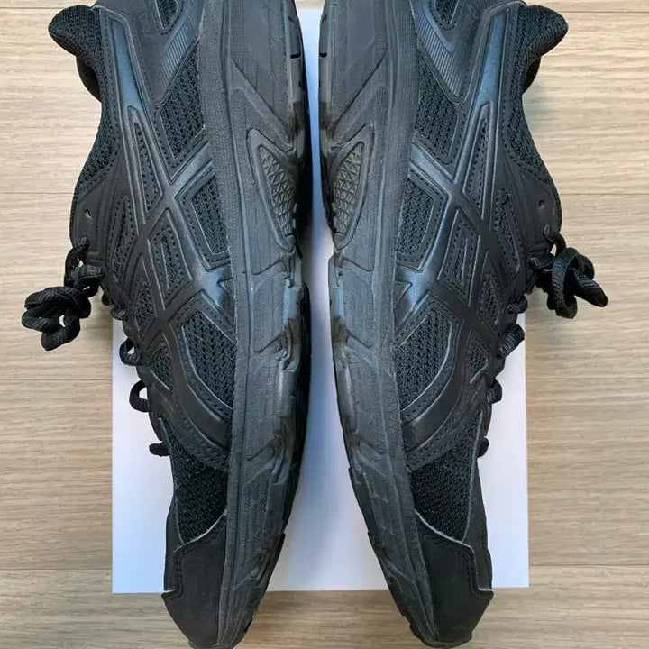 [SOLD OUT] 아식스 조그100T 4E 블랙 265