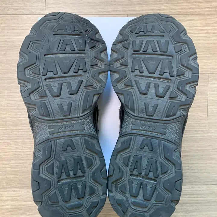[SOLD OUT] 아식스 조그100T 4E 블랙 265