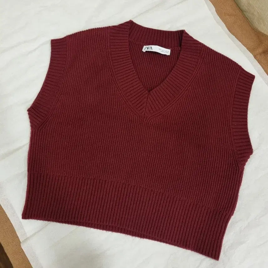 [SOLD OUT] 자라 V넥니트조끼(반값택배무료)