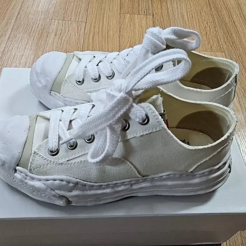 [SOLD OUT] 미히라야스히로 화이트 캔버스 스니커즈 단화 41
