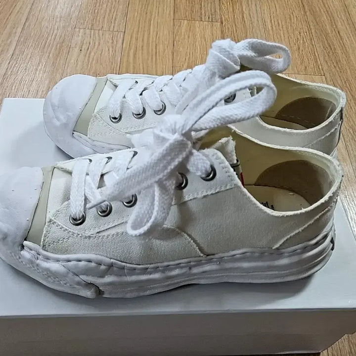 [SOLD OUT] 미히라야스히로 화이트 캔버스 스니커즈 단화 41