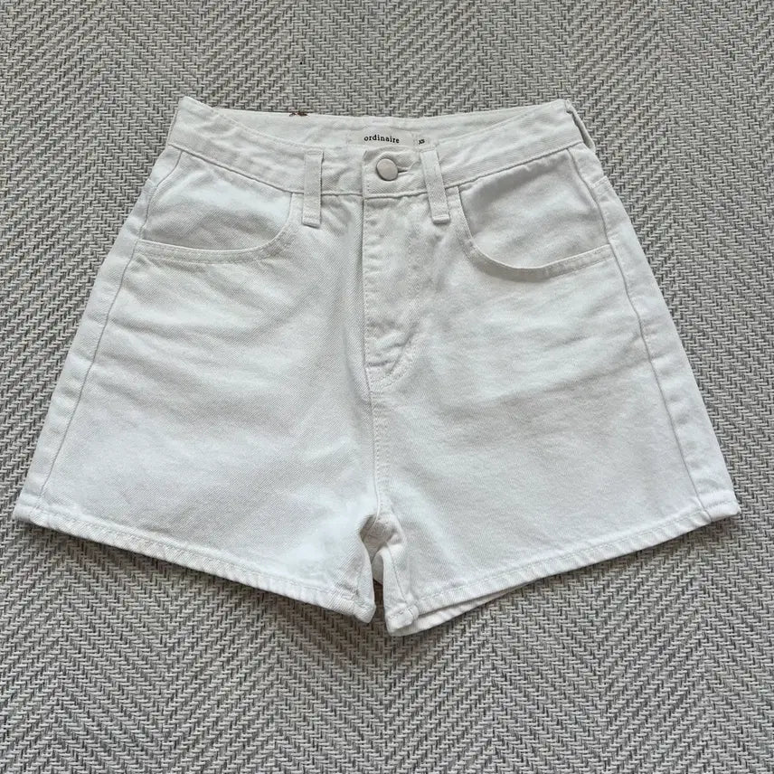 [BUNJANG] Ganesra Ordinaire Stunning Ivory Short Denim White Shorts / 가내스라 오디네르 스터닝 아이보리 숏데님 흰반바지 화이트팬츠