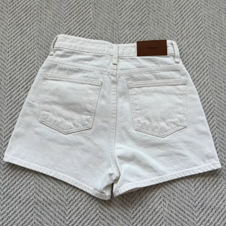 [BUNJANG] Ganesra Ordinaire Stunning Ivory Short Denim White Shorts / 가내스라 오디네르 스터닝 아이보리 숏데님 흰반바지 화이트팬츠