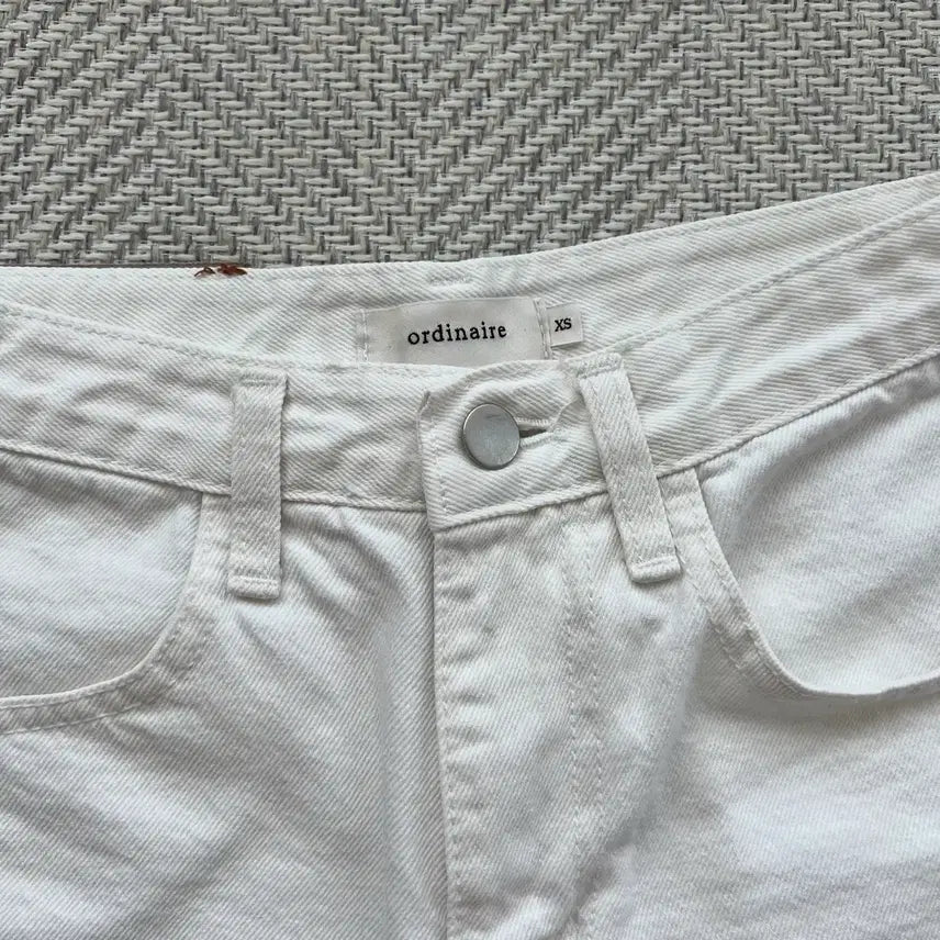 [BUNJANG] Ganesra Ordinaire Stunning Ivory Short Denim White Shorts / 가내스라 오디네르 스터닝 아이보리 숏데님 흰반바지 화이트팬츠
