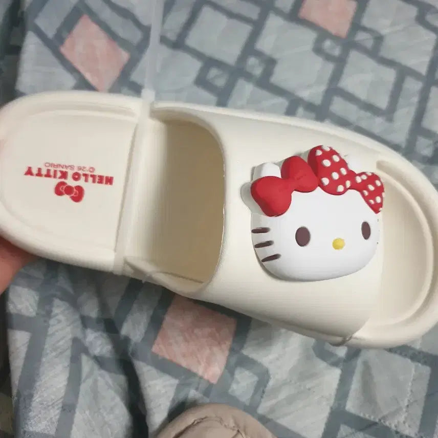 [BUNJANG] Kitty Double Ribbon Slippers / 무려 250!! 쌍리본 키티 슬리퍼 팝니다