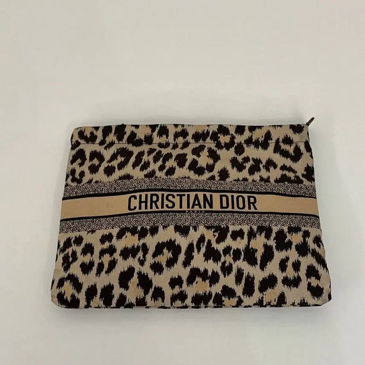 [BUNJANG] Christian Dior Leopard Print Pouch Bag / 크리스찬 디올 레오파드 파우치 백