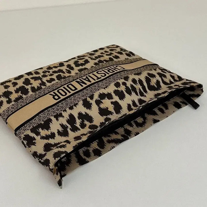 [BUNJANG] Christian Dior Leopard Print Pouch Bag / 크리스찬 디올 레오파드 파우치 백