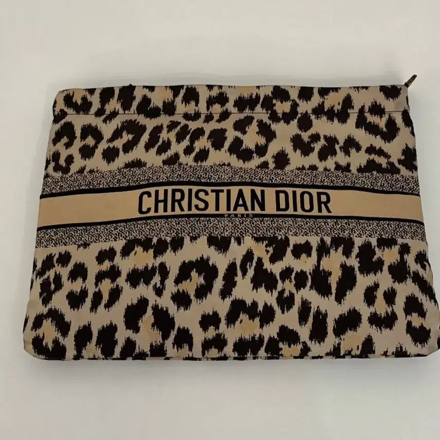 [BUNJANG] Christian Dior Leopard Print Pouch Bag / 크리스찬 디올 레오파드 파우치 백