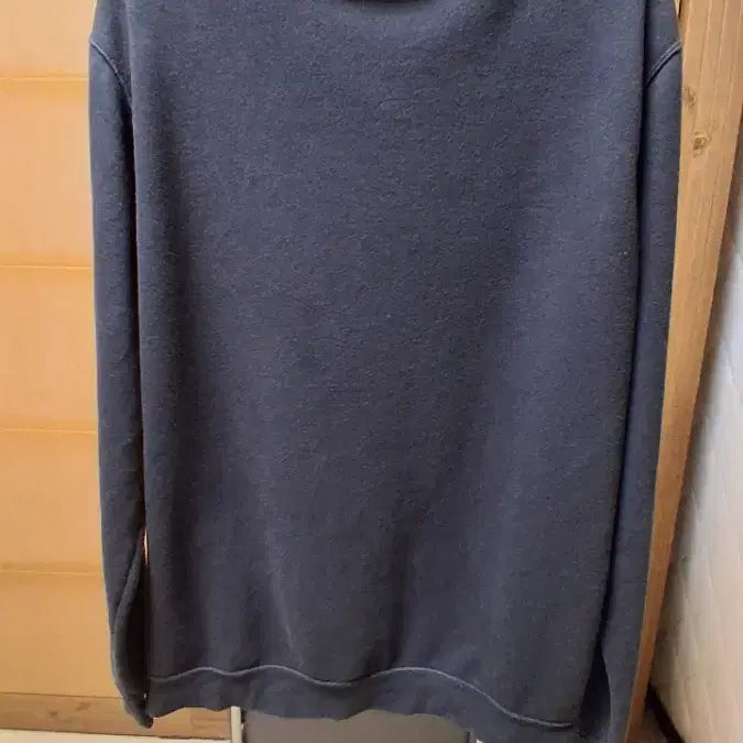 [SOLD OUT] 나이키 스우시 블랙 맨투맨