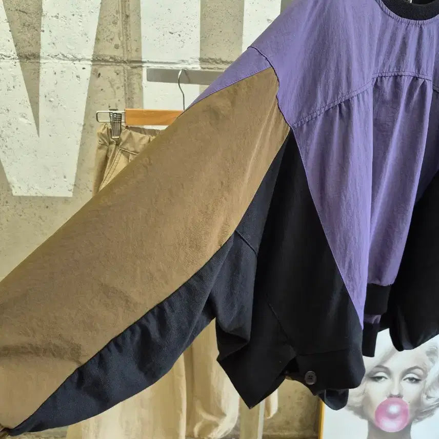 [BUNJANG] Oversized Color Block T-shirt Windbreaker / 오버핏 꾸안꾸 배색 티셔츠 바람막이