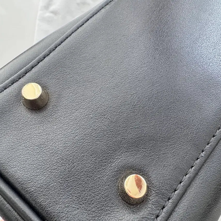 [BUNJANG] PEPPEROONYOON Numero 1 Leather Bag 25 Black E / PEPPEROONYOON 페퍼윤윤 누메로1 레더백 25 블랙 이니셜 E