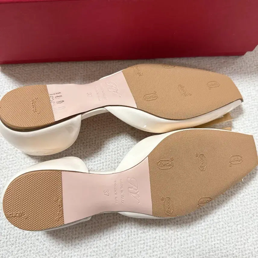 [SOLD OUT] 정품/새상품) 로저비비에 트럼펫 도르세이 발레리나 플랫슈즈